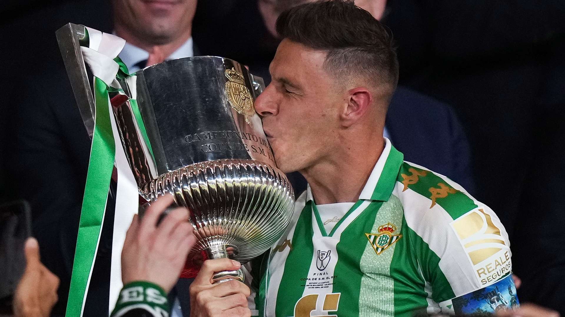 展现出惊人 展现出惊人